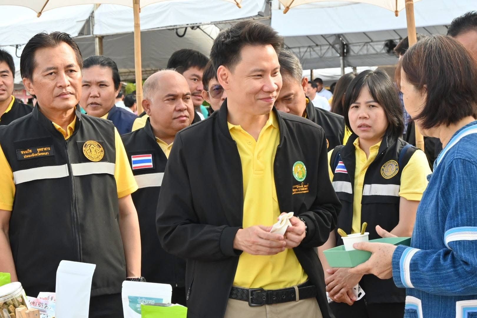 นายอรรถกร ศิริลัทยากร รัฐมนตรีว่าการกระทรวงเกษตรและสหกรณ์ ... พารามิเตอร์รูปภาพ 1