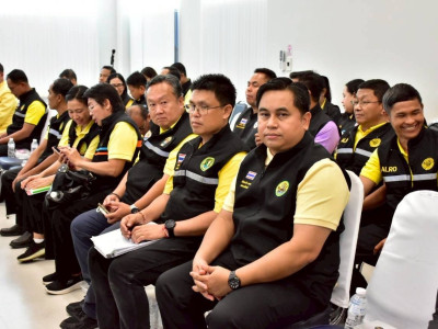 นายอรรถกร ศิริลัทธยากร รัฐมนตรีว่าการกระทรวงเกษตรและสหกรณ์ ... พารามิเตอร์รูปภาพ 4