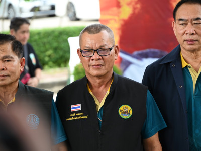 นายอรรถกร ศิริลัทธยากร รัฐมนตรีว่าการกระทรวงเกษตรและสหกรณ์ ... พารามิเตอร์รูปภาพ 4