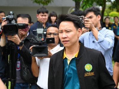 นายอรรถกร ศิริลัทธยากร รัฐมนตรีว่าการกระทรวงเกษตรและสหกรณ์ ... พารามิเตอร์รูปภาพ 5