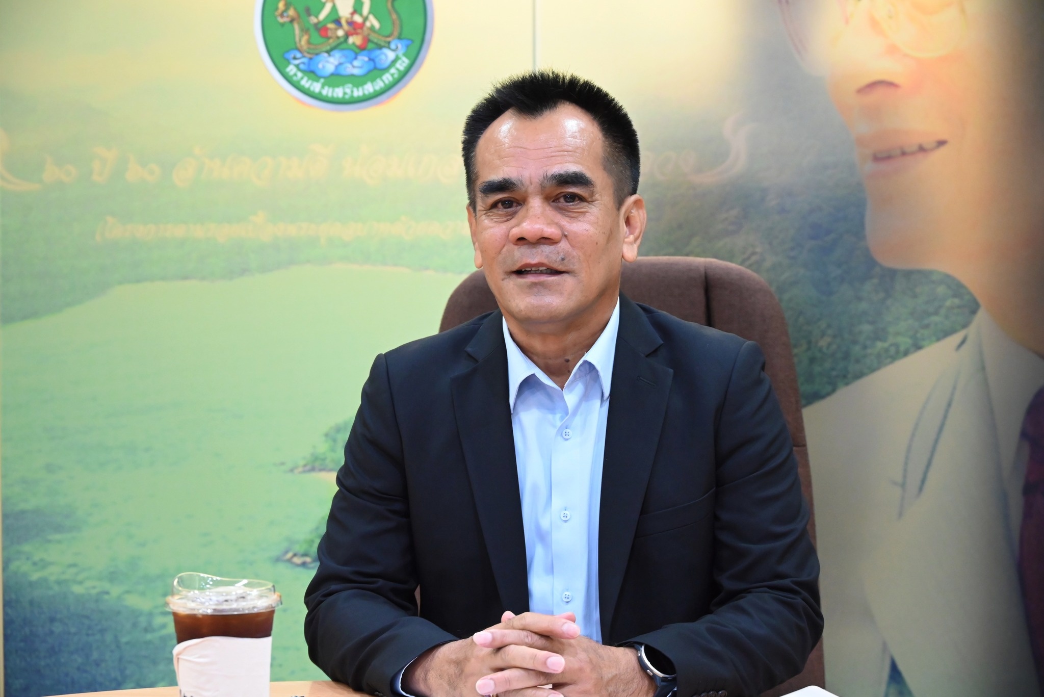 รองอธิบดีกรมส่งเสริมสหกรณ์ พร้อมด้วย ... พารามิเตอร์รูปภาพ 1