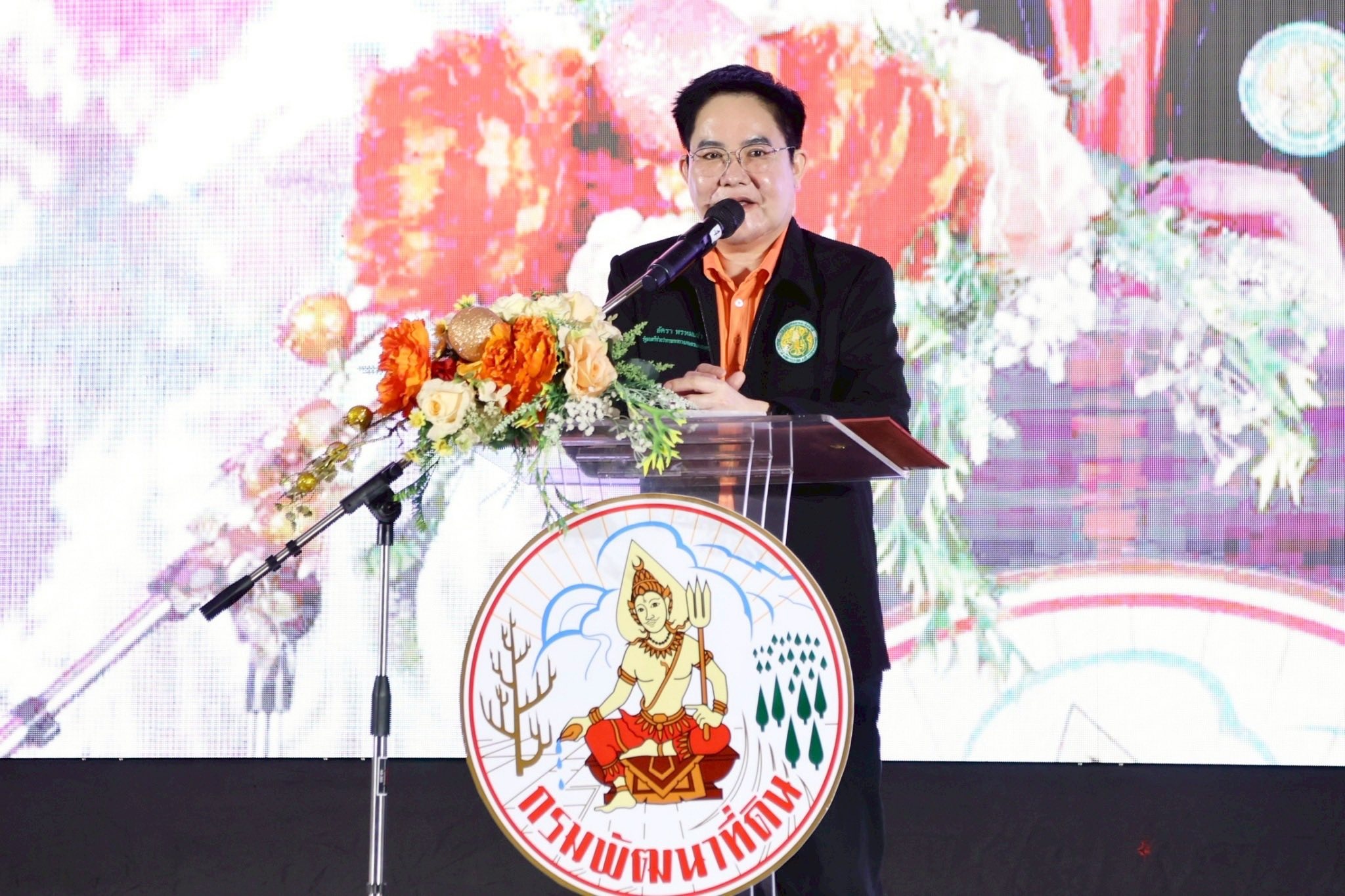 นายอัครา พรหมเผ่า รัฐมนตรีช่วยว่าการกระทรวงเกษตรและสหกรณ์ ... พารามิเตอร์รูปภาพ 1