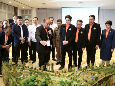 นายอัครา พรหมเผ่า รัฐมนตรีช่วยว่าการกระทรวงเกษตรและสหกรณ์ ... พารามิเตอร์รูปภาพ 13