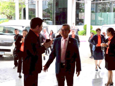 นายอัครา พรหมเผ่า รัฐมนตรีช่วยว่าการกระทรวงเกษตรและสหกรณ์ ... พารามิเตอร์รูปภาพ 3