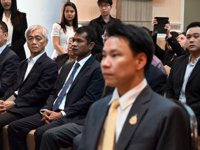 นายอรรถกร ศิริลัทธยากร รัฐมนตรีว่าการกระทรวงเกษตรและสหกรณ์ ... พารามิเตอร์รูปภาพ 7