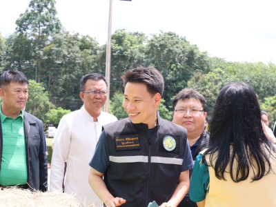 นายอรรถกร ศิริลัทธยากร รัฐมนตรีว่าการกระทรวงเกษตรและสหกรณ์ ... พารามิเตอร์รูปภาพ 3