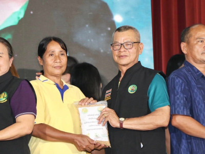 นายอรรถกร ศิริลัทธยากร รัฐมนตรีว่าการกระทรวงเกษตรและสหกรณ์ ... พารามิเตอร์รูปภาพ 4
