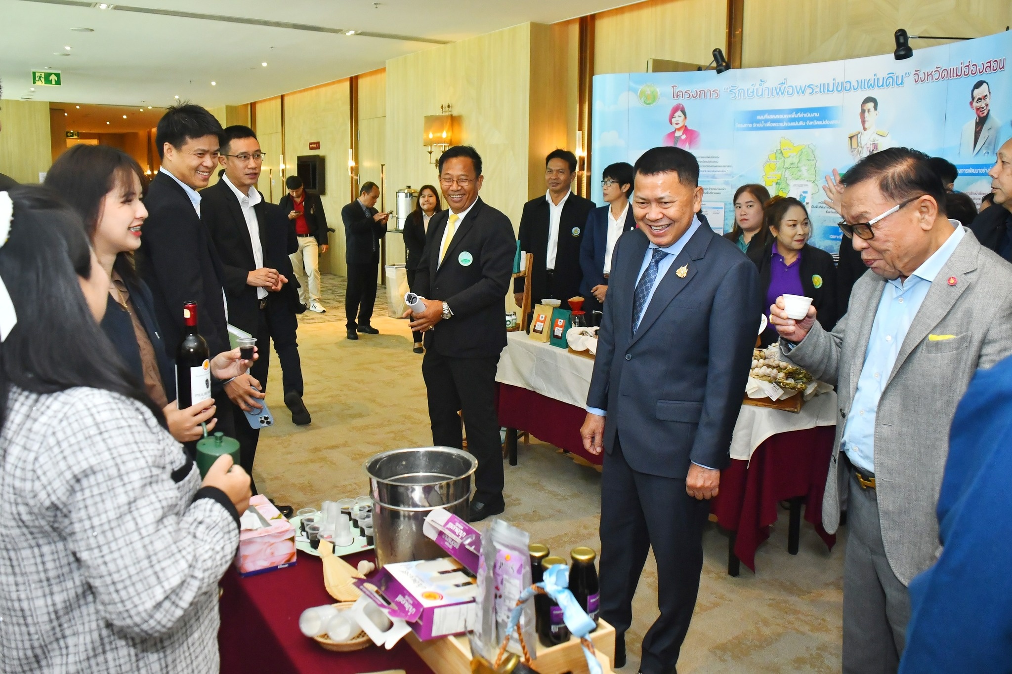 นายประยูร อินสกุล ปลัดกระทรวงเกษตรและสหกรณ์ ... พารามิเตอร์รูปภาพ 1