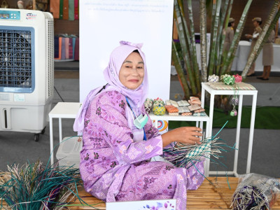 สมเด็จพระกนิษฐาธิราชเจ้า กรมสมเด็จพระเทพรัตนราชสุดา ฯ ... พารามิเตอร์รูปภาพ 55
