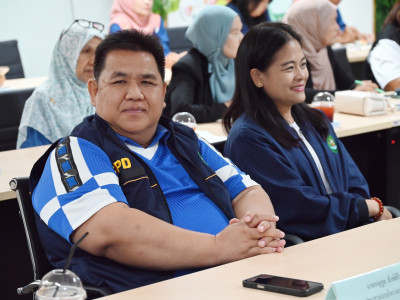 อธิบดีกรมส่งเสริมสหกรณ์ พร้อมด้วย นายประวัติ แดงบรรจง ... พารามิเตอร์รูปภาพ 19