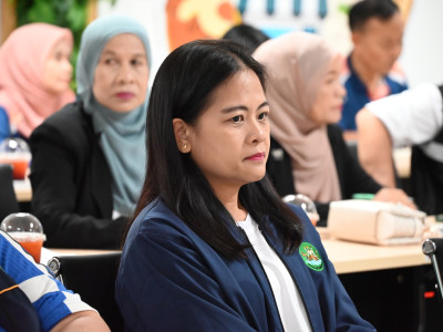 อธิบดีกรมส่งเสริมสหกรณ์ พร้อมด้วย นายประวัติ แดงบรรจง ... พารามิเตอร์รูปภาพ 34