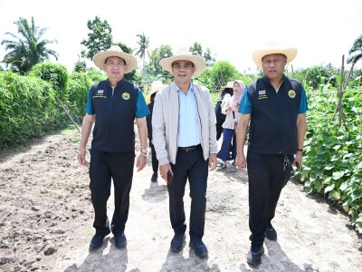 อธิบดีกรมส่งเสริมสหกรณ์ พร้อมด้วย นายสันทาน สีสา ... พารามิเตอร์รูปภาพ 5