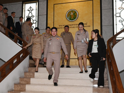 ร้อยเอก ธรรมนัส พรหมเผ่า รองนายกรัฐมนตรี และ รมว.เกษตรฯ ... พารามิเตอร์รูปภาพ 6