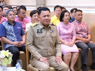 นายประยูร อินสกุล ปลัดกระทรวงเกษตรและสหกรณ์ และนายวิณะโรจน์ ... พารามิเตอร์รูปภาพ 13