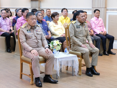 นายประยูร อินสกุล ปลัดกระทรวงเกษตรและสหกรณ์ และนายวิณะโรจน์ ... พารามิเตอร์รูปภาพ 15