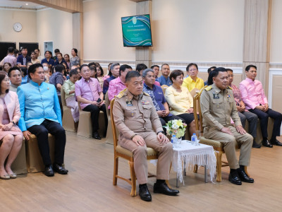 นายประยูร อินสกุล ปลัดกระทรวงเกษตรและสหกรณ์ และนายวิณะโรจน์ ... พารามิเตอร์รูปภาพ 16