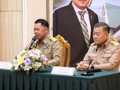 นายประยูร อินสกุล ปลัดกระทรวงเกษตรและสหกรณ์ และนายวิณะโรจน์ ... พารามิเตอร์รูปภาพ 21