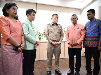 อธิบดีกรมส่งเสริมสหกรณ์ พร้อมด้วย ... พารามิเตอร์รูปภาพ 4