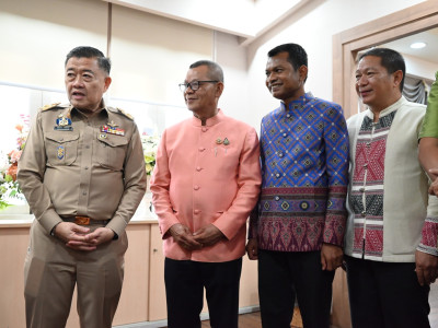 อธิบดีกรมส่งเสริมสหกรณ์ พร้อมด้วย ... พารามิเตอร์รูปภาพ 5