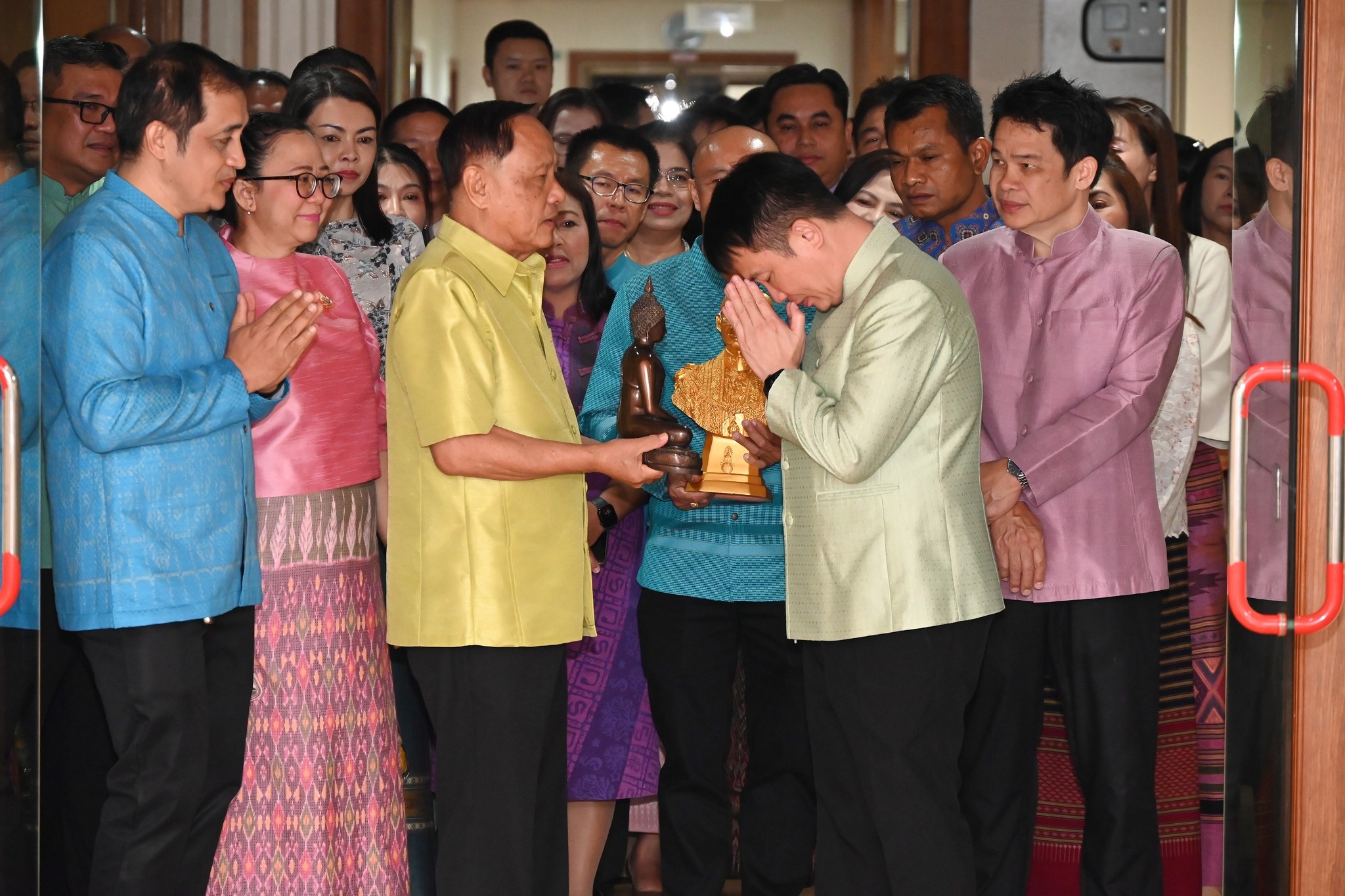 ผู้แทนหน่วยงานในสังกัดกรมส่งเสริมสหกรณ์ ... พารามิเตอร์รูปภาพ 1