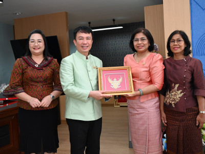 ผู้แทนหน่วยงานในสังกัดกรมส่งเสริมสหกรณ์ ... พารามิเตอร์รูปภาพ 64