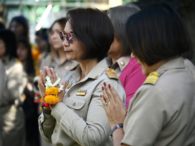 อธิบดีกรมส่งเสริมสหกรณ์ เข้าสักการะสิ่งศักดิ์สิทธิ์ ... พารามิเตอร์รูปภาพ 17
