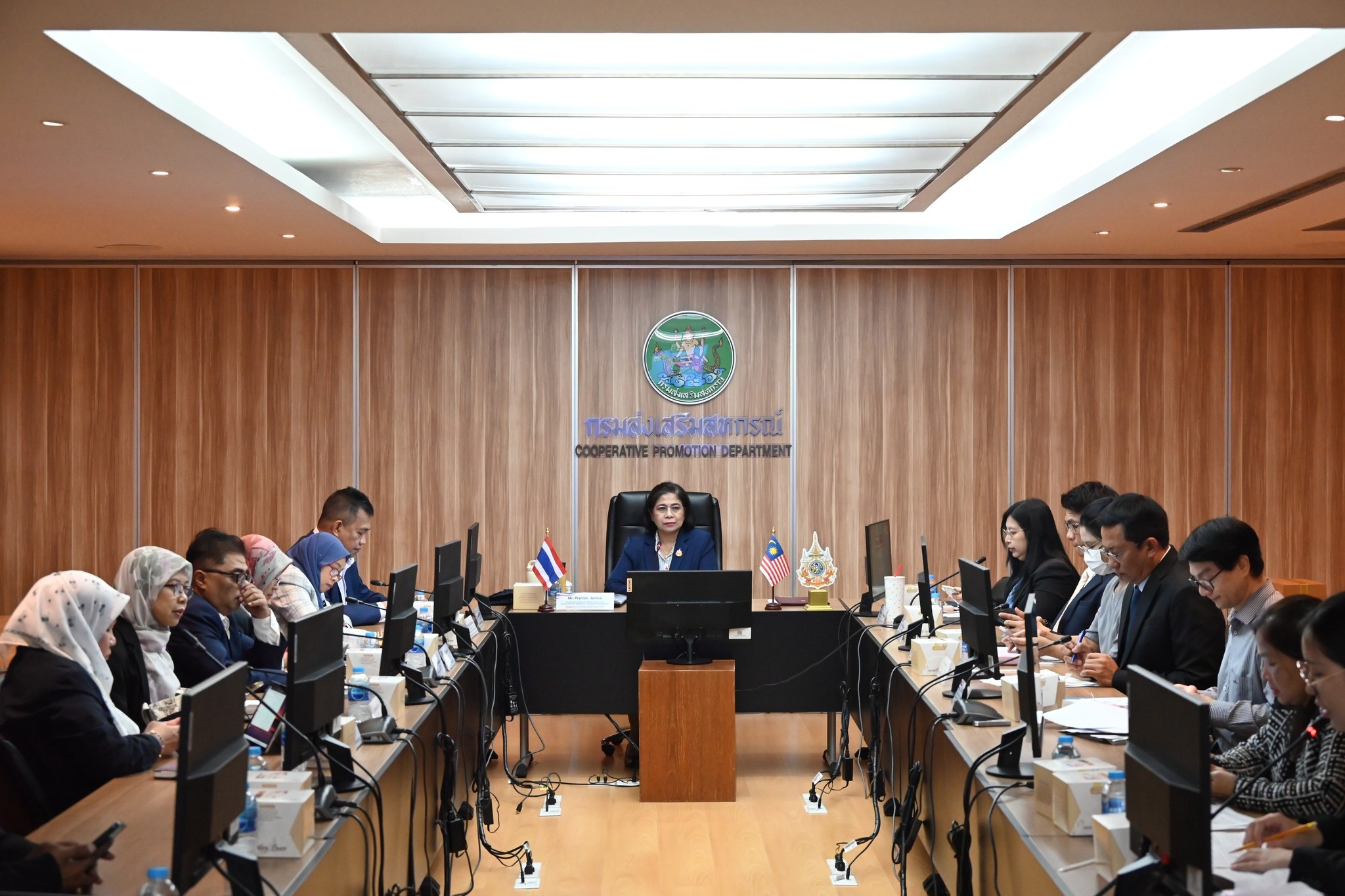 นางสาวปรานอม จันทร์ใหม่ ผู้ทรงคุณวุฒิด้านการสหกรณ์ ... พารามิเตอร์รูปภาพ 1