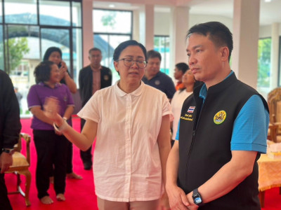 อธิบดีกรมส่งเสริมสหกรณ์ พร้อมด้วย นางสาวอังคณา เพียรพัฒน์ ... พารามิเตอร์รูปภาพ 3