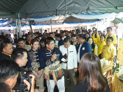 อธิบดีกรมส่งเสริมสหกรณ์ พร้อมด้วย ... พารามิเตอร์รูปภาพ 16