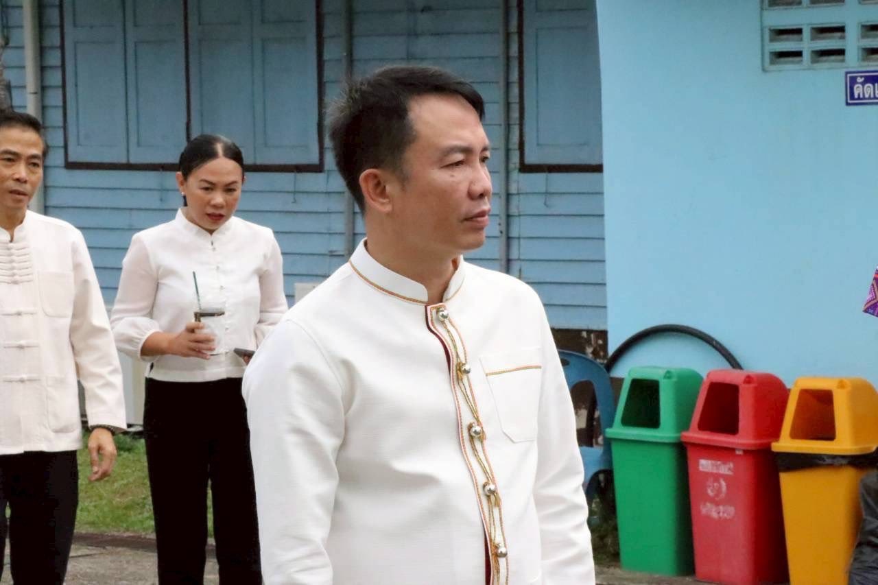 อธิบดีกรมส่งเสริมสหกรณ์ พร้อมด้วย นายศุภธีร์ อยู่วัฒนา ... พารามิเตอร์รูปภาพ 1