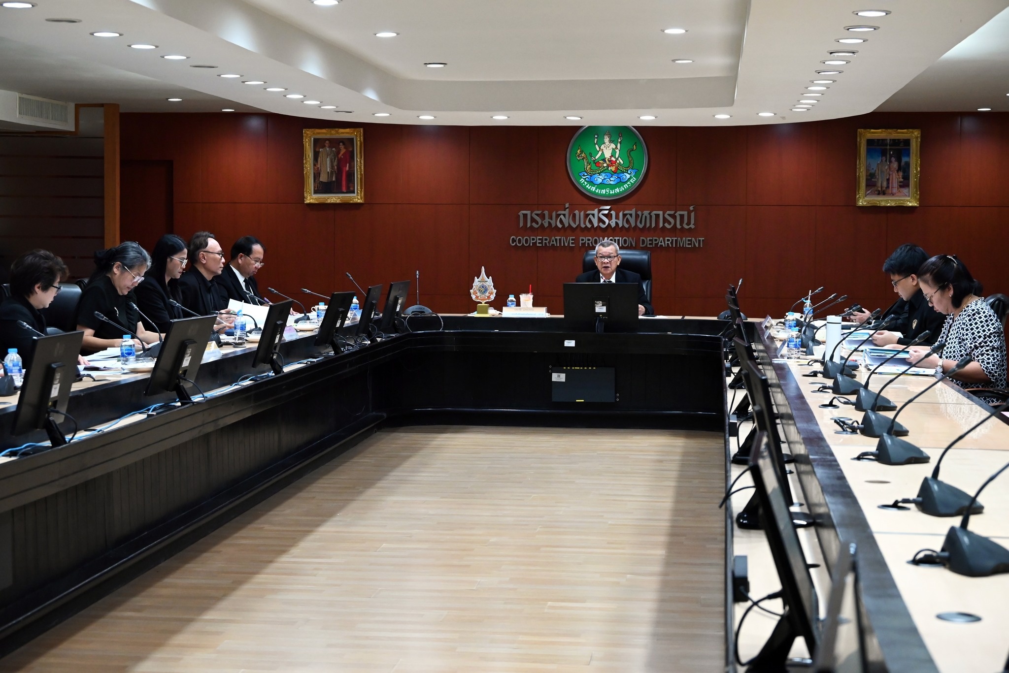 รองอธิบดีกรมส่งเสริมสหกรณ์ ... พารามิเตอร์รูปภาพ 1