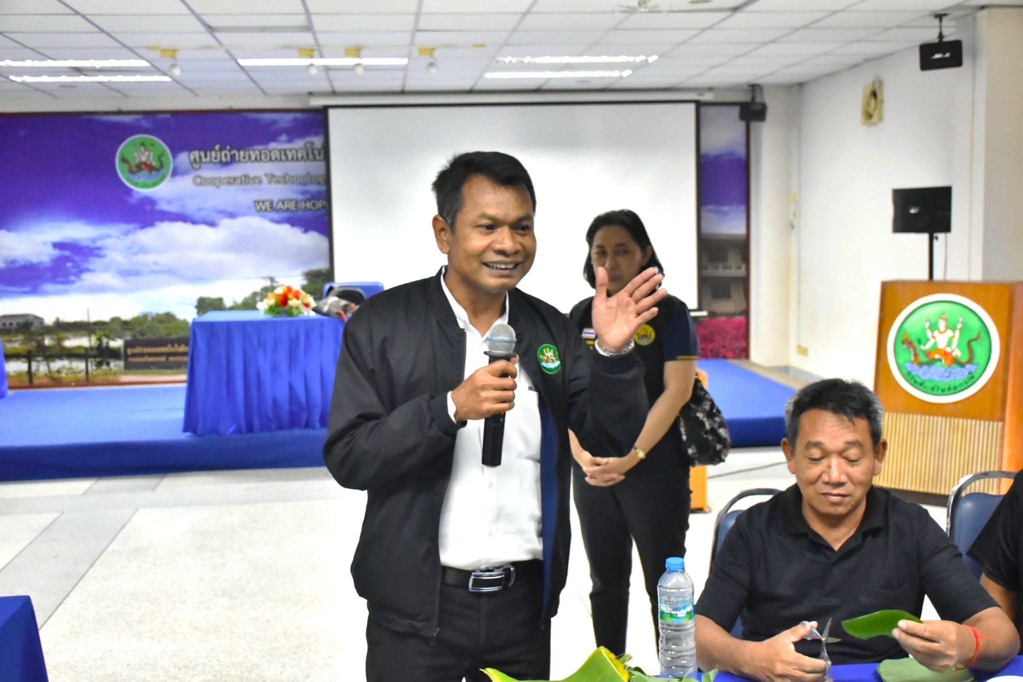รองอธิบดีกรมส่งเสริมสหกรณ์ พร้อมด้วย นางสุชาดา เคนพิทักษ์ ... พารามิเตอร์รูปภาพ 1
