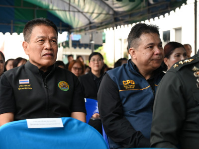 ร้อยเอก ธรรมนัส พรหมเผ่า รอง นรม. และ รมต.กษ. พร้อมด้วย ... พารามิเตอร์รูปภาพ 11