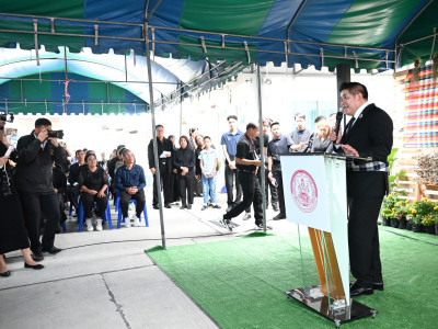 ร้อยเอก ธรรมนัส พรหมเผ่า รอง นรม. และ รมต.กษ. พร้อมด้วย ... พารามิเตอร์รูปภาพ 15