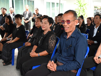 ร้อยเอก ธรรมนัส พรหมเผ่า รอง นรม. และ รมต.กษ. พร้อมด้วย ... พารามิเตอร์รูปภาพ 21