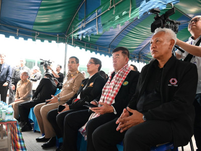 ร้อยเอก ธรรมนัส พรหมเผ่า รอง นรม. และ รมต.กษ. พร้อมด้วย ... พารามิเตอร์รูปภาพ 22