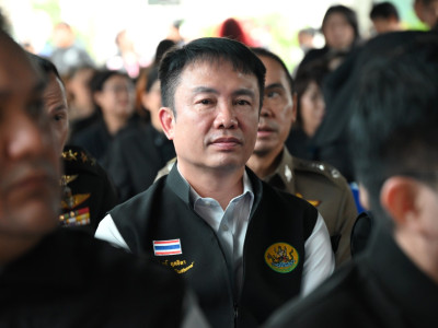 ร้อยเอก ธรรมนัส พรหมเผ่า รอง นรม. และ รมต.กษ. พร้อมด้วย ... พารามิเตอร์รูปภาพ 4