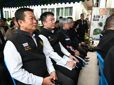 ร้อยเอก ธรรมนัส พรหมเผ่า รอง นรม. และ รมต.กษ. พร้อมด้วย ... พารามิเตอร์รูปภาพ 8