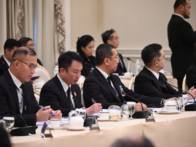 นายอนุทิน ชาญวีรกูล นายกรัฐมนตรี ... พารามิเตอร์รูปภาพ 9