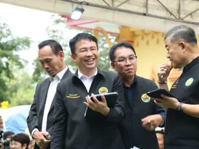 อธิบดีกรมส่งเสริมสหกรณ์ วมติดตาม ร้อยเอก ธรรมนัส พรหมเผ่า ... พารามิเตอร์รูปภาพ 9