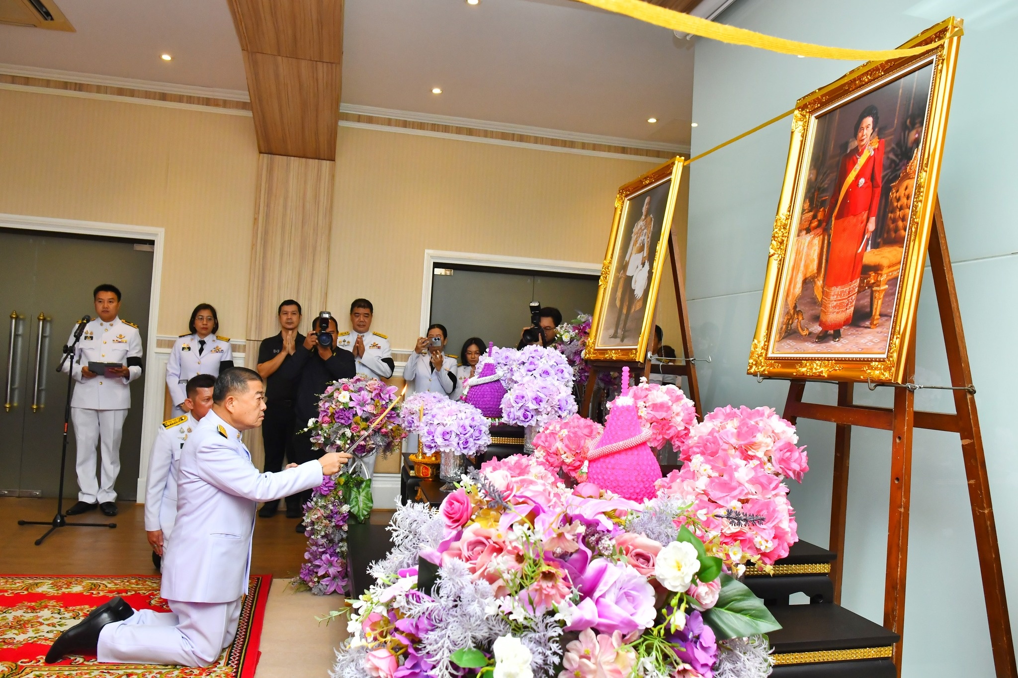 รองอธิบดีกรมส่งเสริมสหกรณ์ พร้อมด้วย นายสาธิต ปานขำ ... พารามิเตอร์รูปภาพ 1