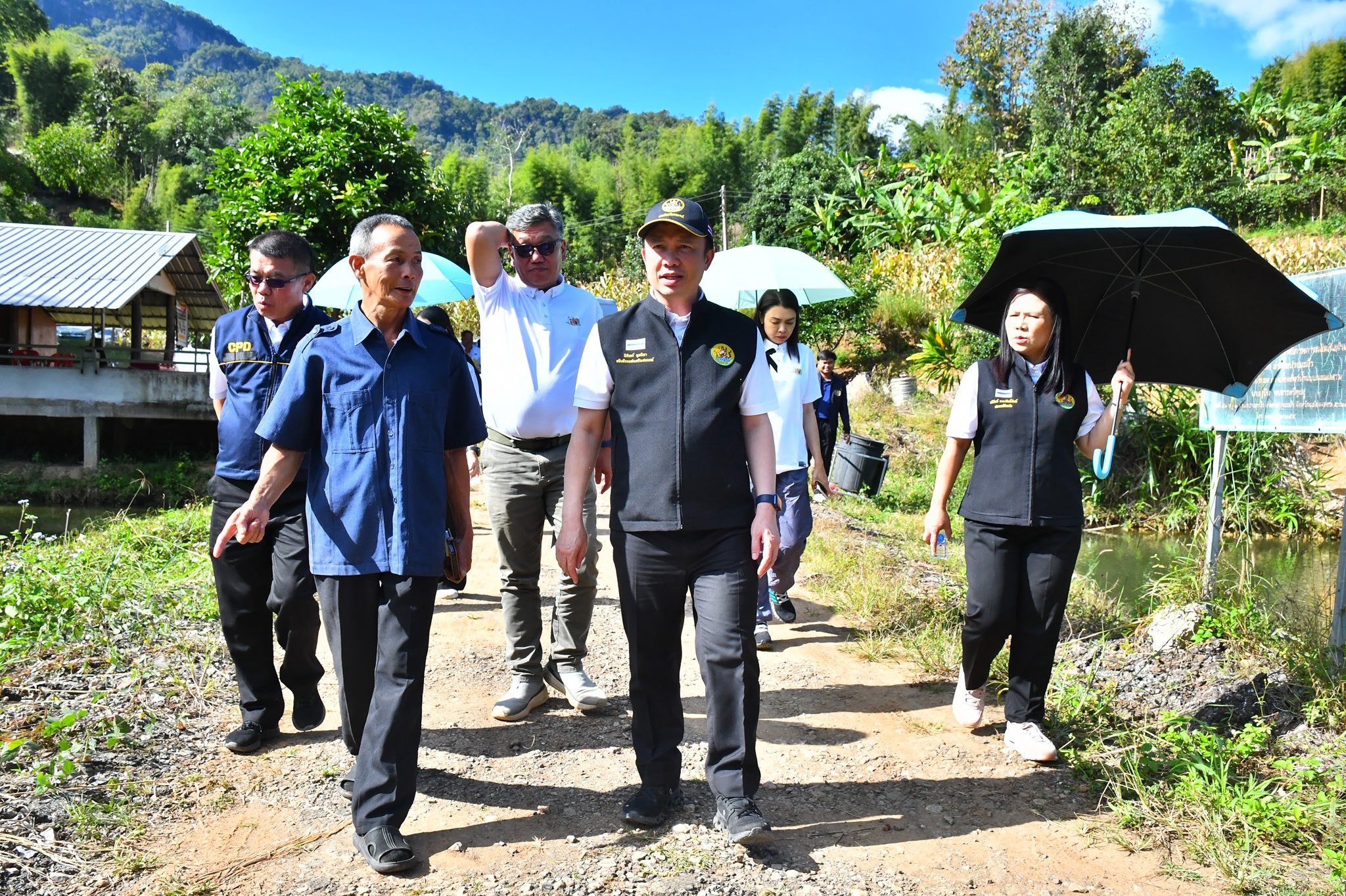 อธิบดีกรมส่งเสริมสหกรณ์ พร้อมด้วย ผู้ตรวจราชการกรม ... พารามิเตอร์รูปภาพ 1