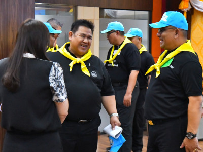 อธิบดีกรมส่งเสริมสหกรณ์ พร้อมด้วย ... พารามิเตอร์รูปภาพ 18