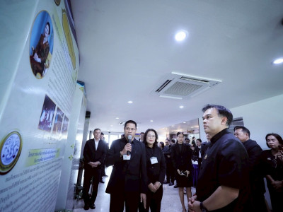 นายสาธิต ปานขำ เลขานุการกรมส่งเสริมสหกรณ์ ... พารามิเตอร์รูปภาพ 12