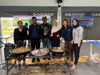 รองอธิบดีกรมส่งเสริมสหกรณ์ พร้อมด้วย นายธัชพงศ์ บัวนุช ... พารามิเตอร์รูปภาพ 1