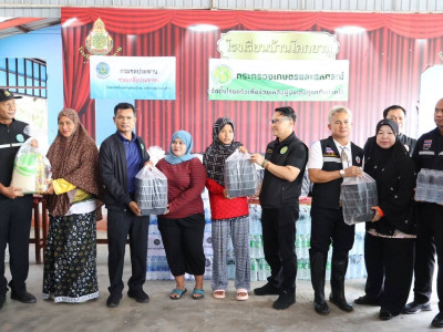 รองอธิบดีกรมส่งเสริมสหกรณ์ และ นายธัชพงศ์ บัวนุช ... พารามิเตอร์รูปภาพ 4