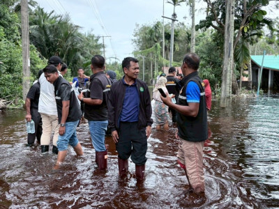 รองอธิบดีกรมส่งเสริมสหกรณ์ พร้อมด้วย นายธัชพงศ์ บัวนุช ... พารามิเตอร์รูปภาพ 4