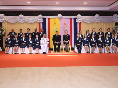 พระบาทสมเด็จพระวชิรเกล้าเจ้าอยู่หัว พร้อมด้วย ... พารามิเตอร์รูปภาพ 3