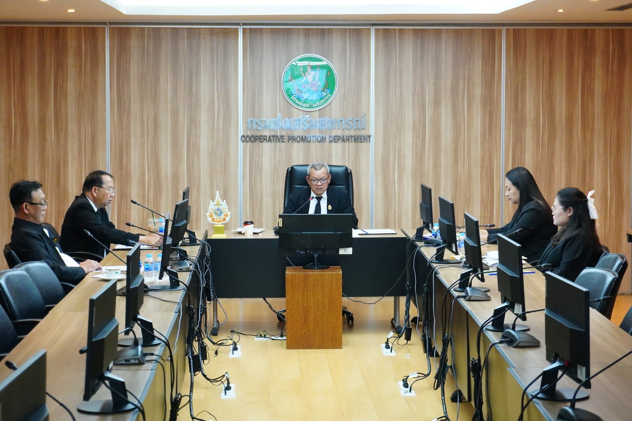 รองอธิบดีกรมส่งเสริมสหกรณ์ ... พารามิเตอร์รูปภาพ 1