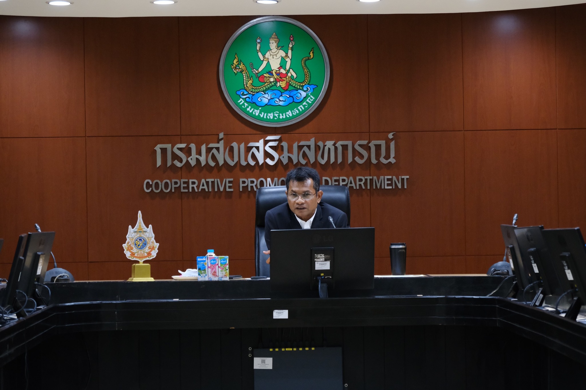 รองอธิบดีกรมส่งเสริมสหกรณ์ ... พารามิเตอร์รูปภาพ 1